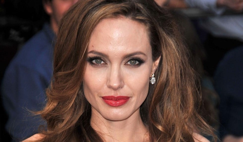 Angelina Jolie: 43 anni di bellezza leggendaria