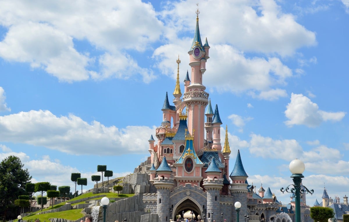 Disneyland: chiusi i parchi di divertimento Disney a causa del Coronavirus