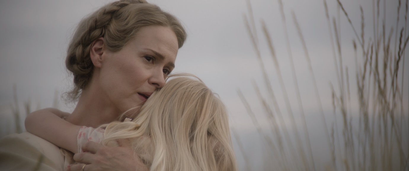 Hold Your Breath: il trailer del film con Sarah Paulson su Disney+